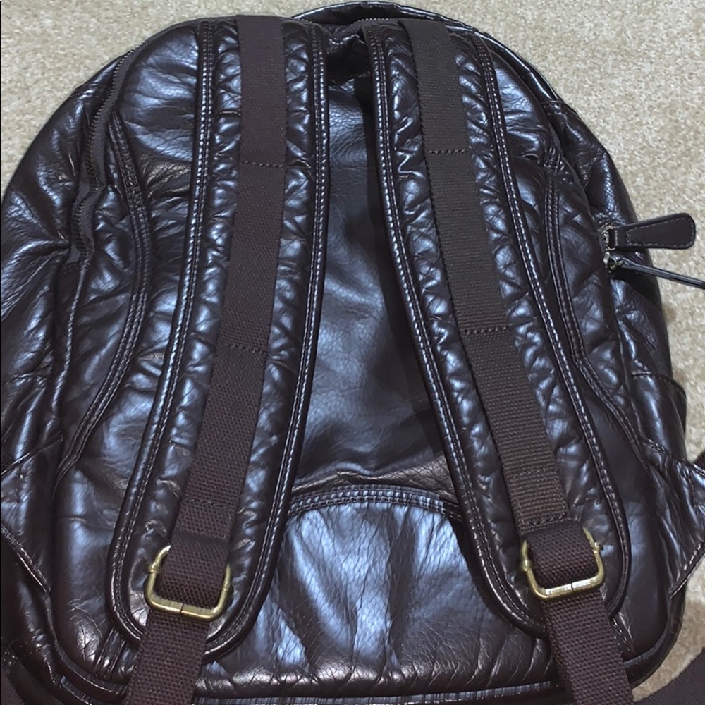 Backpack - Picture 3 of 7